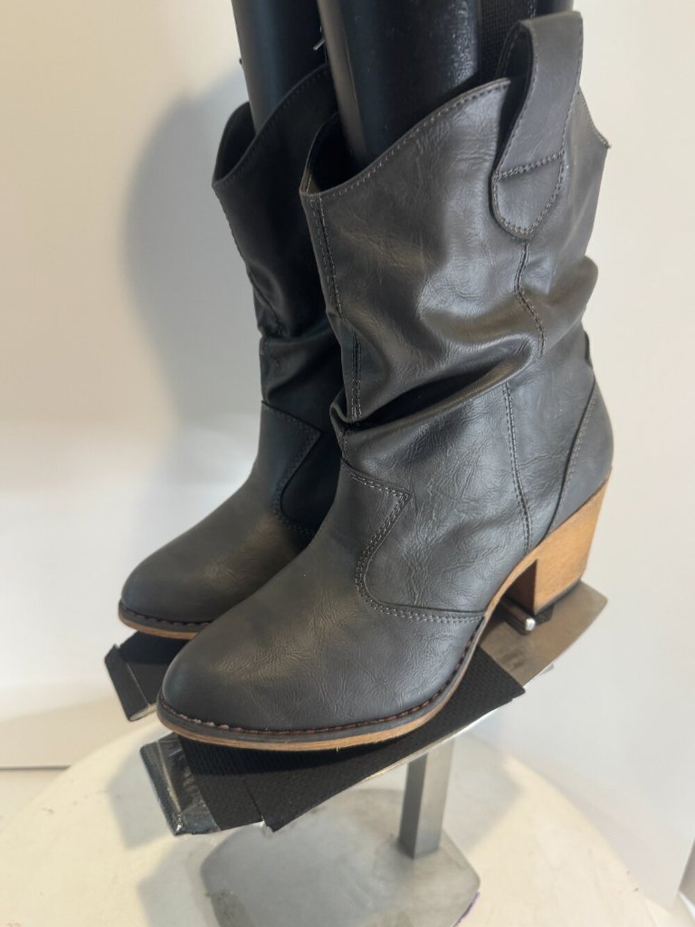 Charles Albert Women's Modern Western Cowboy Distressed Boot with Pull-Up Tabs